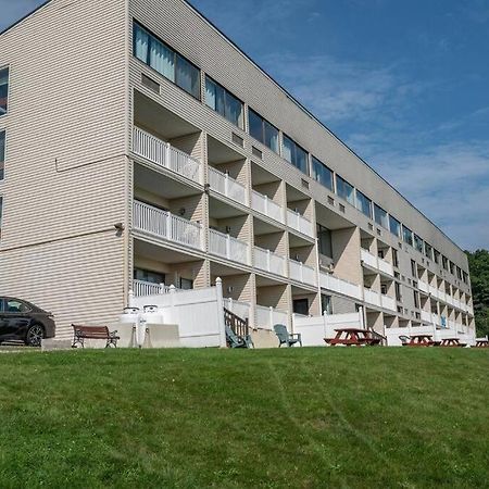 Cute Cedar Lodge Studio With Balcony & Lake Views! ラコニア エクステリア 写真